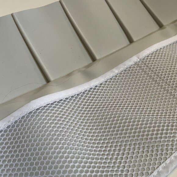 Silicone Splash Guard and 1 Storage Net Bag - Picture 7 of 9